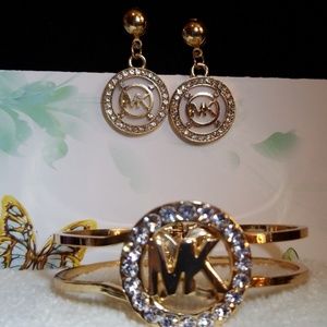 Nice Michael Kors clasp bracelet w/post stud earri
